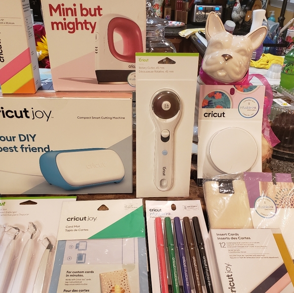 Cricut Joy Big Bundle with Mini press - Picture 1 of 2